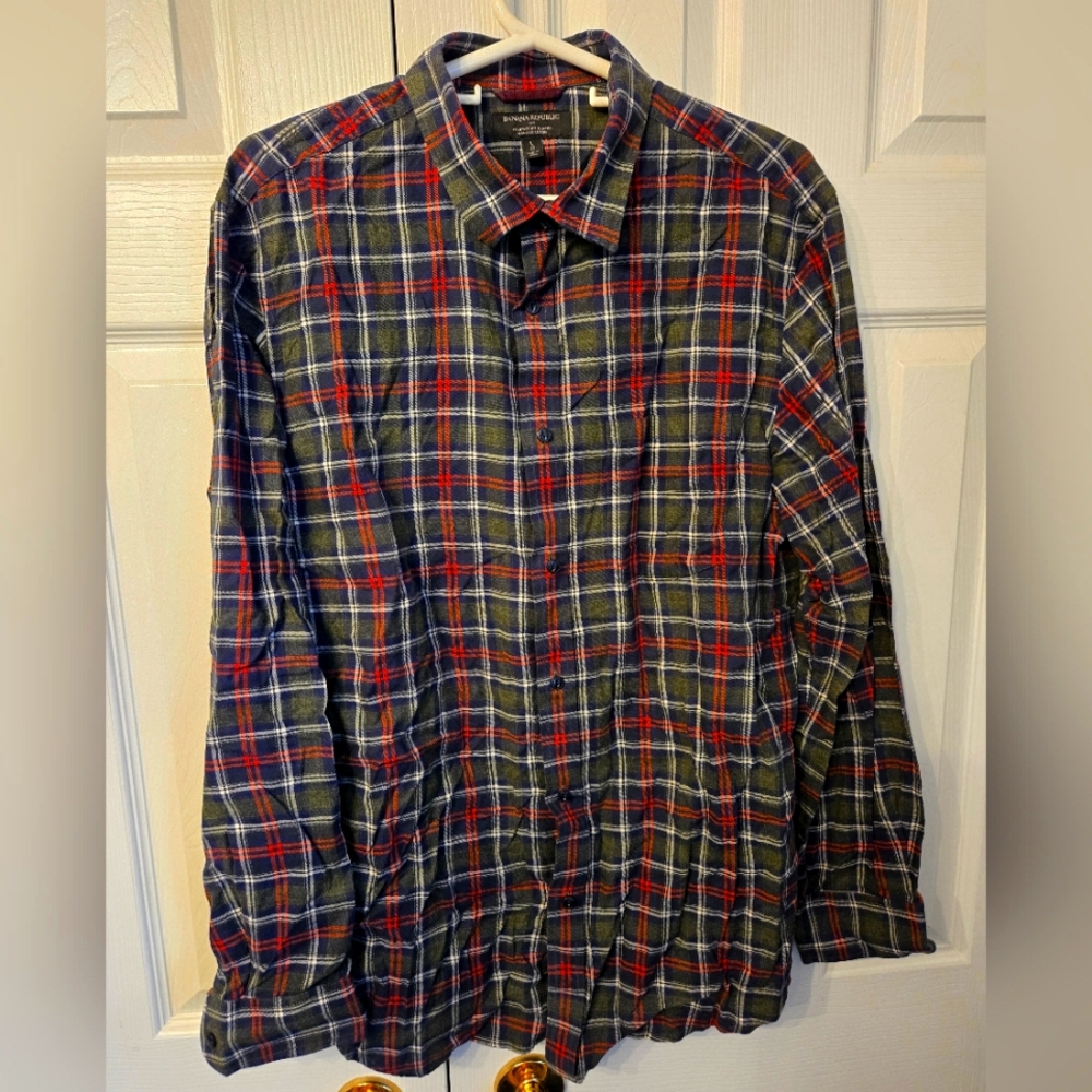 (L) Banana Republic Lightweight Flannel Shirt